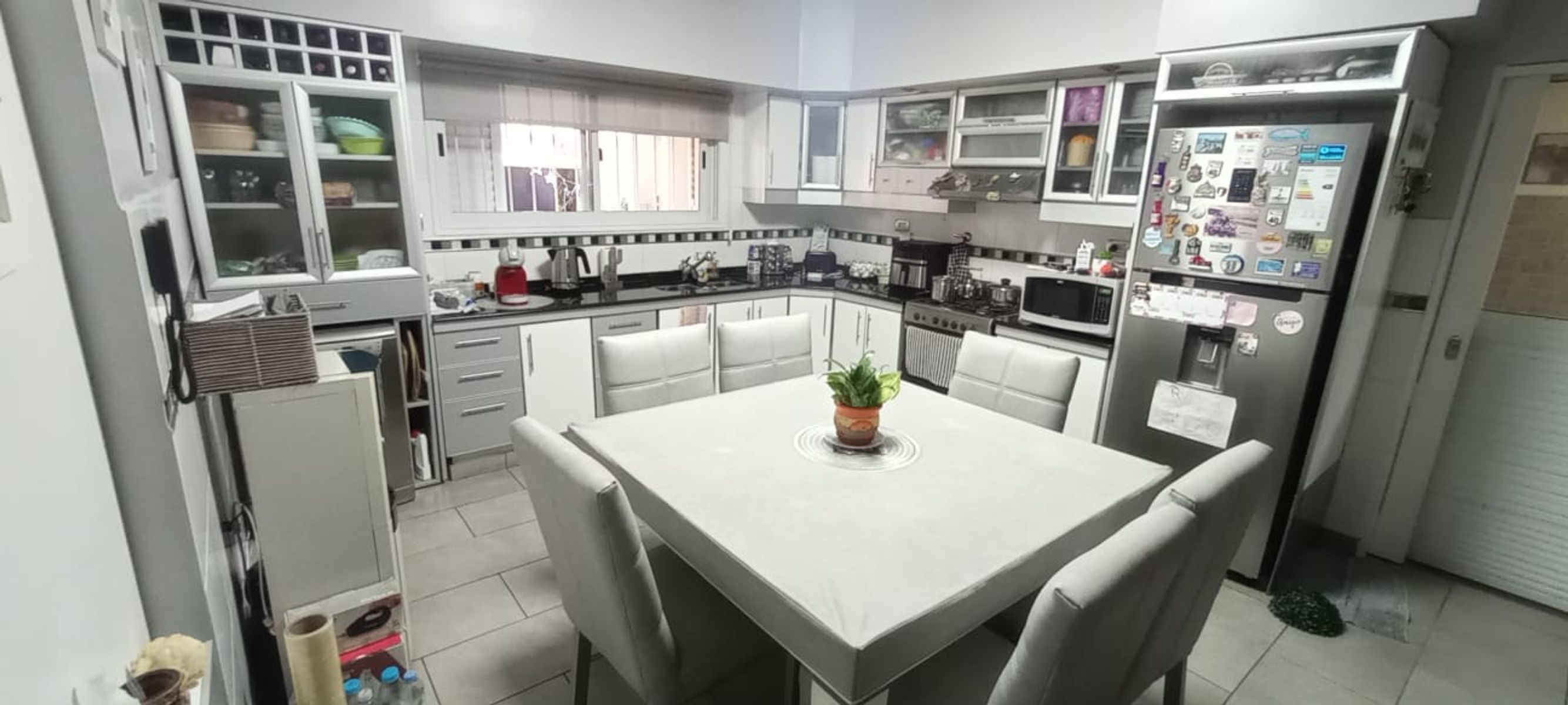 Venta de excelente casa de categoría con 4 dormitorios, piscina, quincho y cochera doble - Apta crédito - Santos Dumont al 2200 - 14