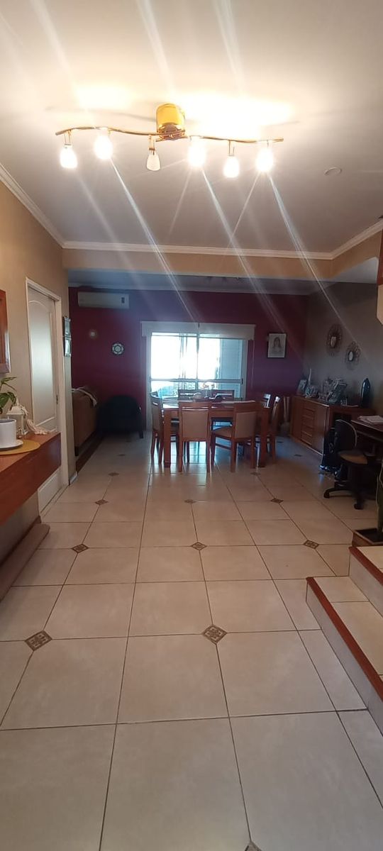 Venta de excelente casa de categoría con 4 dormitorios, piscina, quincho y cochera doble - Apta crédito - Santos Dumont al 2200 - 18