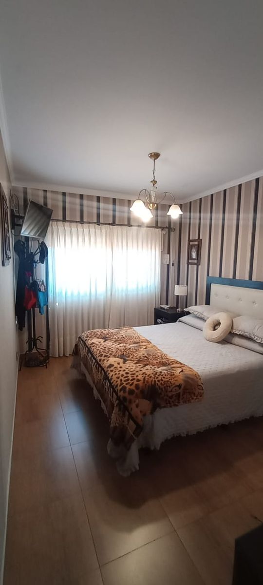 Venta de excelente casa de categoría con 4 dormitorios, piscina, quincho y cochera doble - Apta crédito - Santos Dumont al 2200 - 19