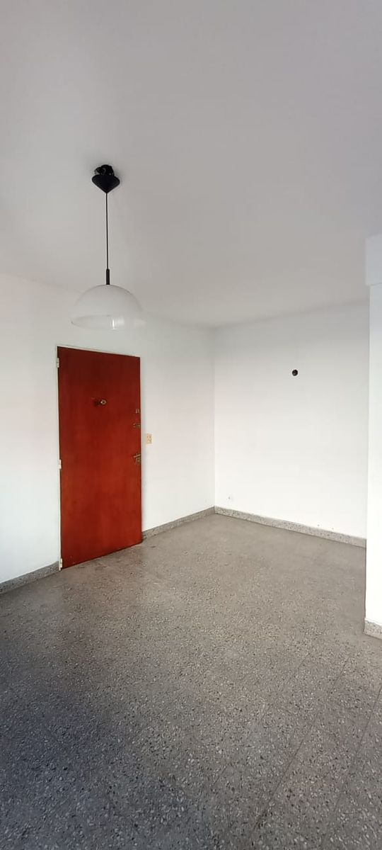 Oportunidad de inversión: Venta de departamento de 2 ambientes a valor único en Haedo - 8