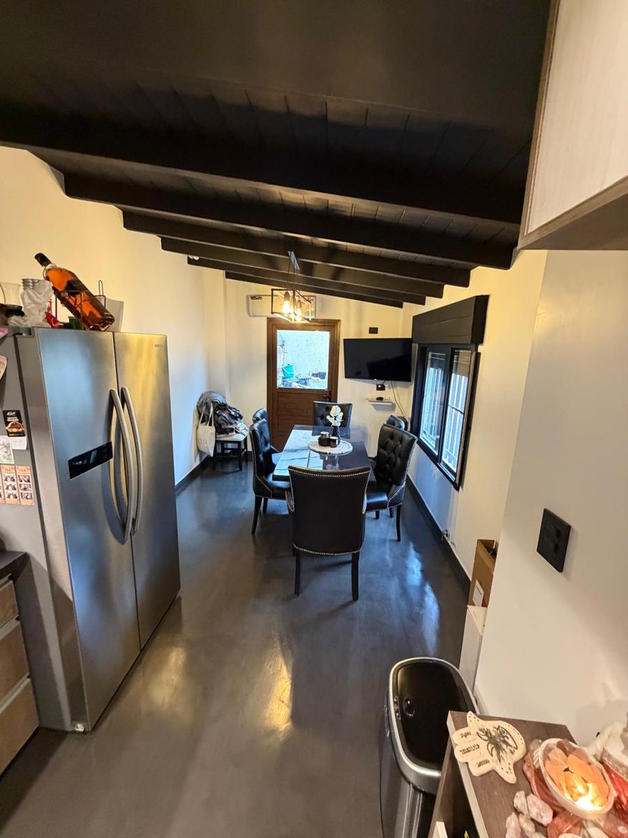 Venta de chalet reciclado a nuevo de 3 ambientes con quincho cerrado, patio y cochera - Boulevard San Martín al 2500 - 9