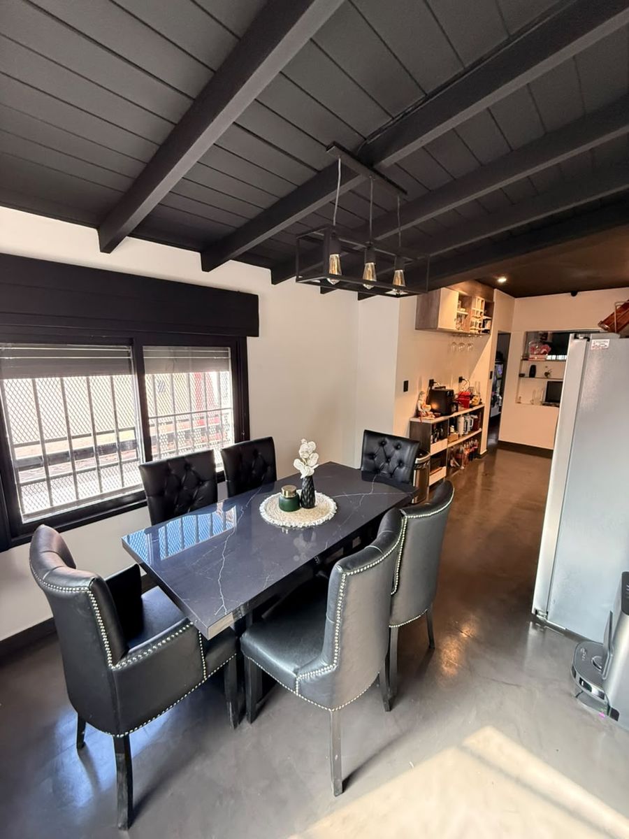 Venta de chalet reciclado a nuevo de 3 ambientes con quincho cerrado, patio y cochera - Boulevard San Martín al 2500 — foto 8