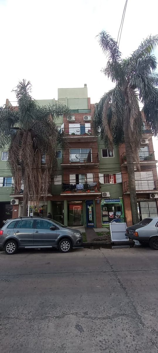 Venta de departamento al frente con cochera en ubicación estratégica - 5