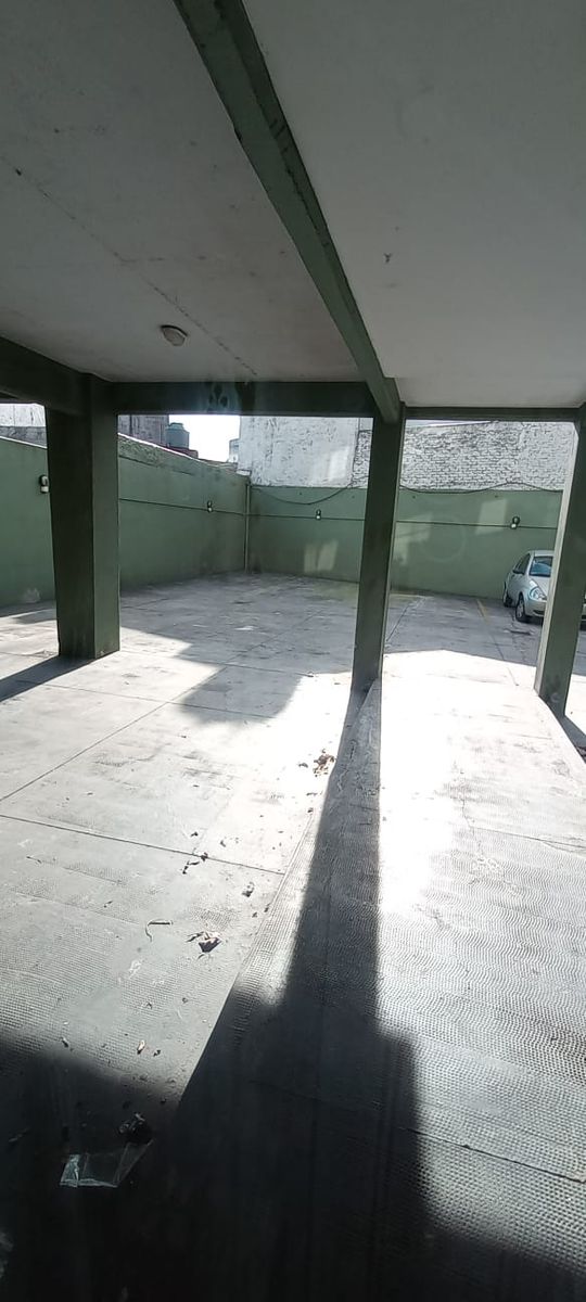 Venta de departamento al frente con cochera en ubicación estratégica - 8