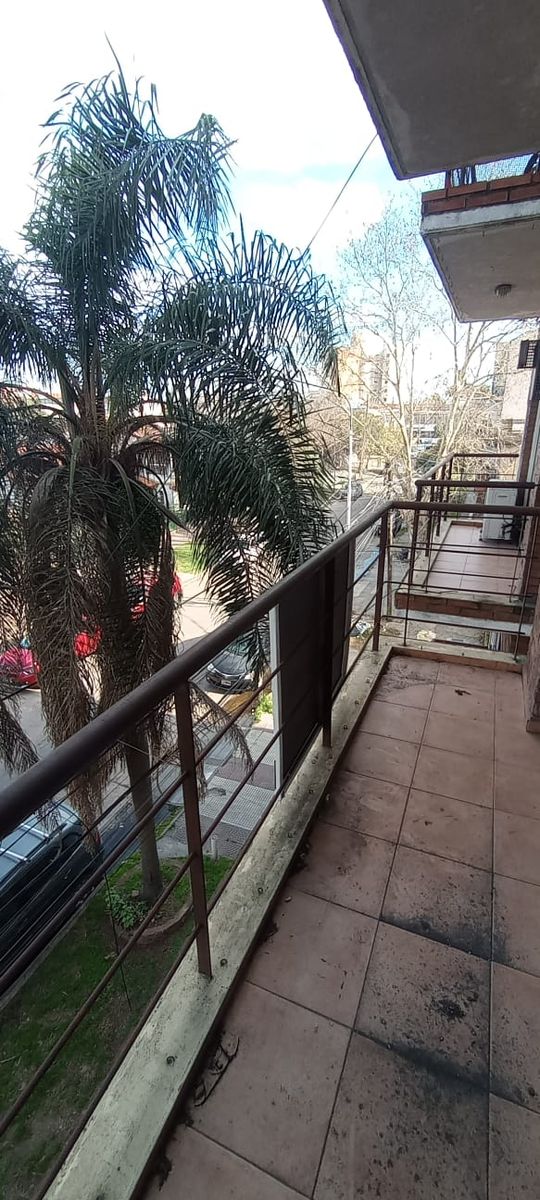 Venta de departamento al frente con cochera en ubicación estratégica - 14
