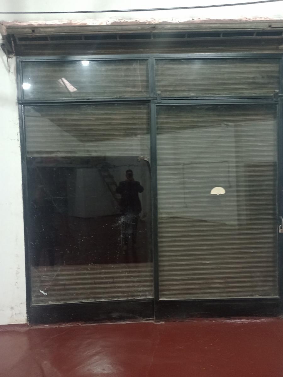 Excelente local amplio - 4