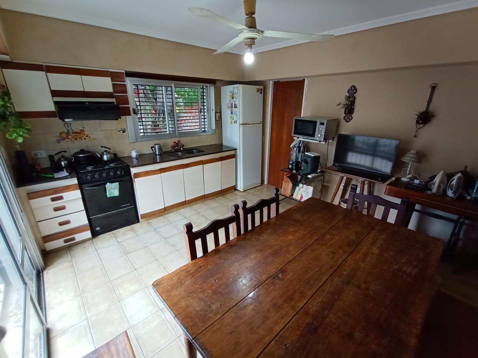 Excelente Chalet de 4 ambientes Lomas de Zamora — foto 7