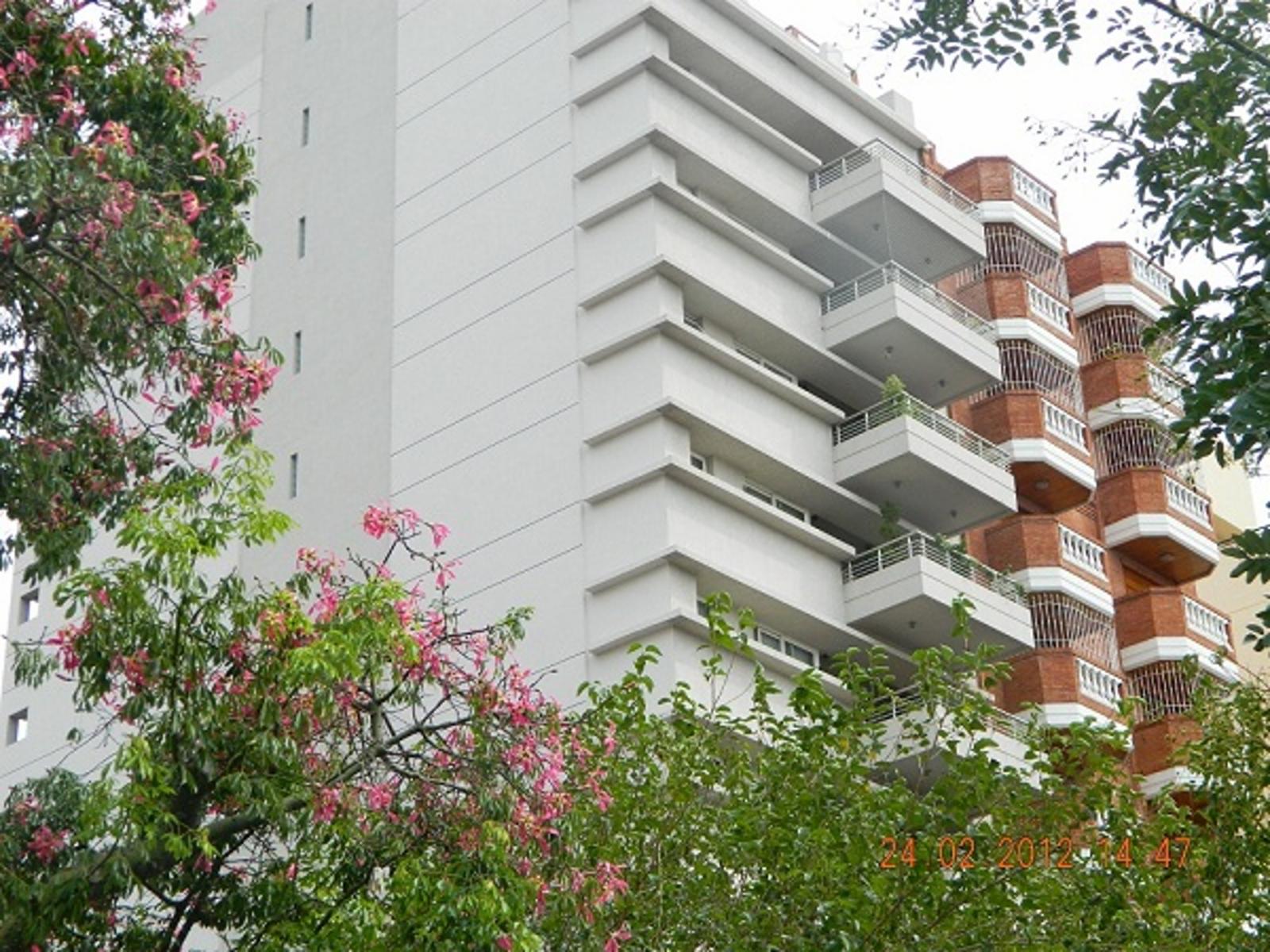PISO DE 4 AMB DOS BALCONES COCINA IND, SOBRE BOULEVARD,