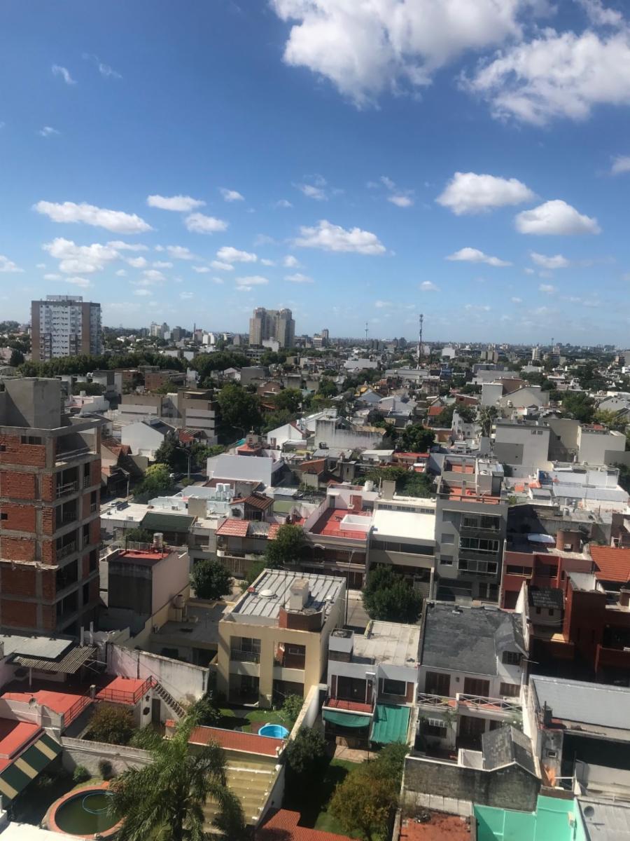 PISO DE 4 AMB DOS BALCONES COCINA IND, SOBRE BOULEVARD, — foto 3
