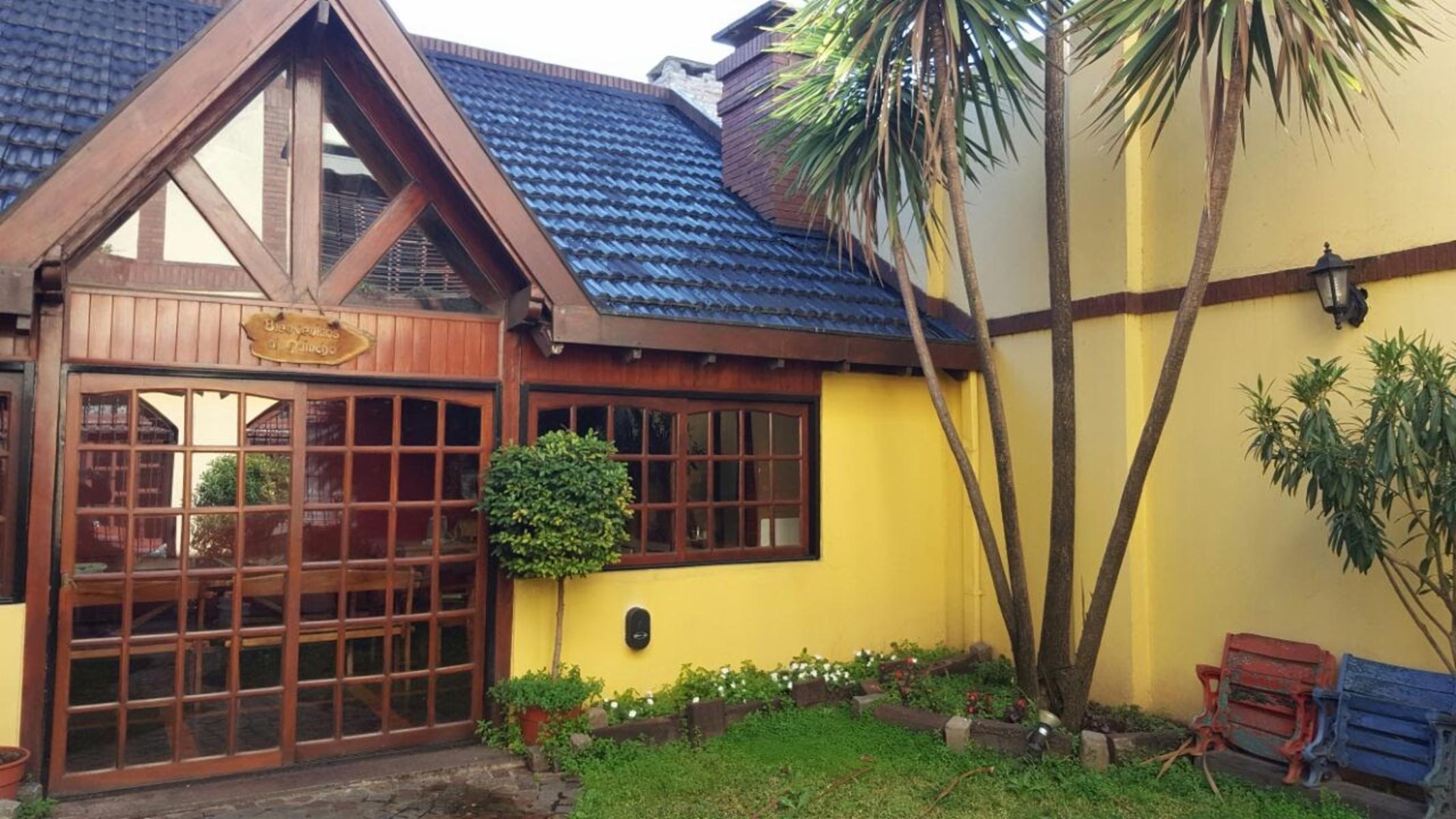 CASA DE 5/6 AMBIENTES CON QUINCHO Y JARDIN , 430 M2 — foto 2