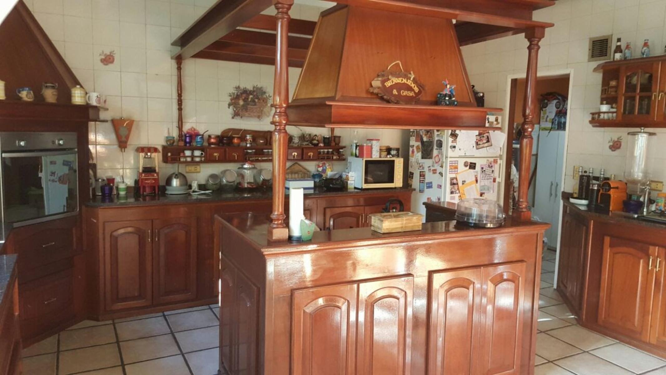 CASA DE 5/6 AMBIENTES CON QUINCHO Y JARDIN , 430 M2 — foto 13