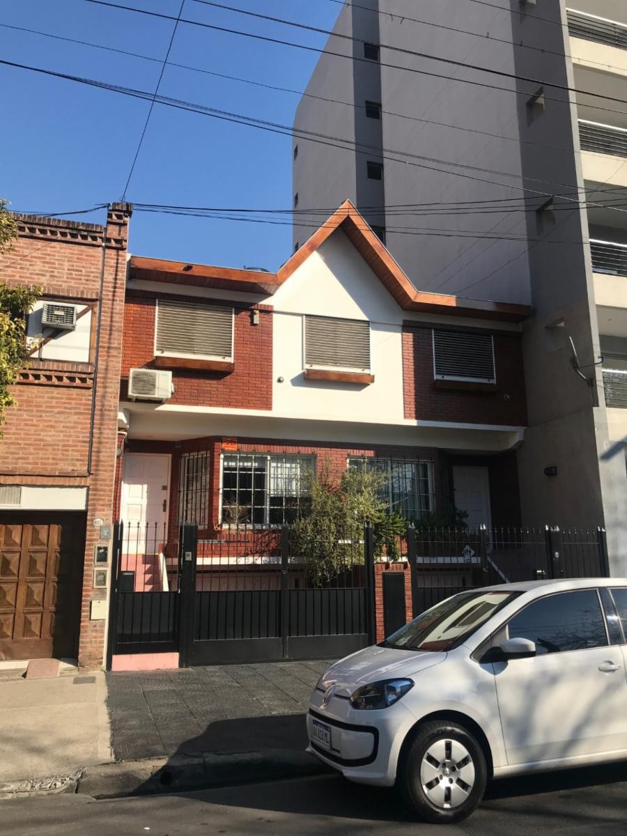 DUPLEX DE 4 AMB CON COCHERA , 180 M2 TOTALES , PRIMERA CATEGORIA