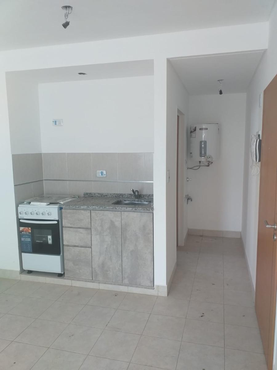 MONOAMBIENTES AMPLIOS Y LUMINOSOS , EXCELENTE UBICACION , A METROS DEPLAZA DON BOSCO/HOSPITAL VELEZ SARFIELD — foto 3