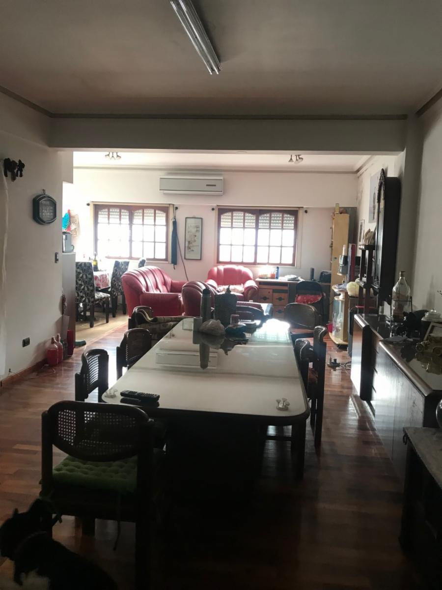 CASA 5 AMBIENTES EN DOS PLANTAS , GARAGE , GALPON , EXCELENTE LOTE PARA CONSTRUIR — foto 2