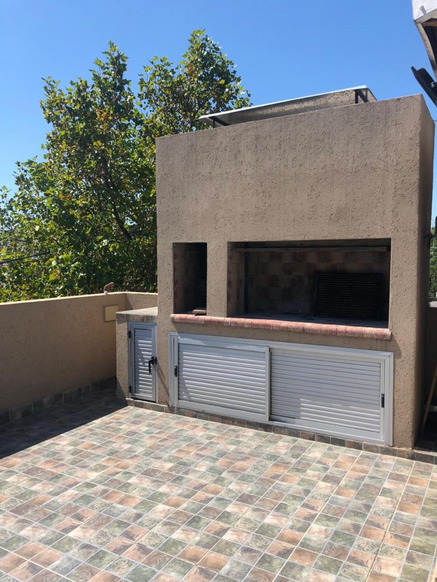 PH 4 AMBIENTES , INDEPENDIENTE , TERRAZA CON QUINCHO , DOS PATIOS EXCELENTE UBICACION — foto 9