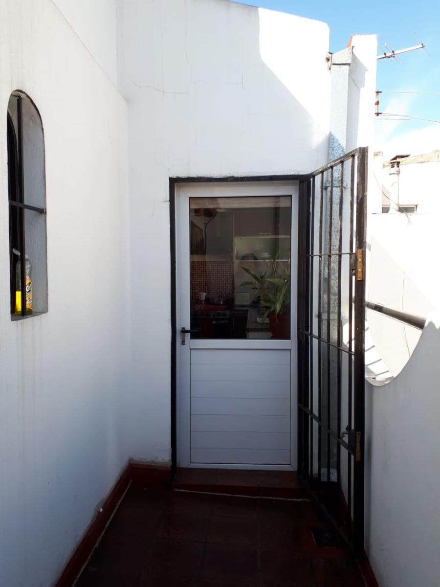 PH 3 AMBIENTES , CON DOS BALCONES, SIN EXPENSAS , EXCELENTE UBICACION — foto 2