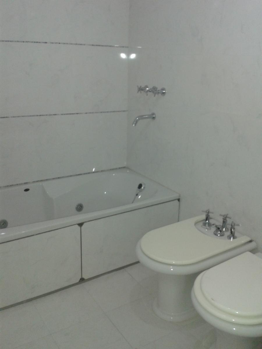 EXCELENTE PISO DE CATEGORÍA 4 AMB, C/ COCHERA , SOBRE EL BVARD RAMÓN L FALCÓN - 7