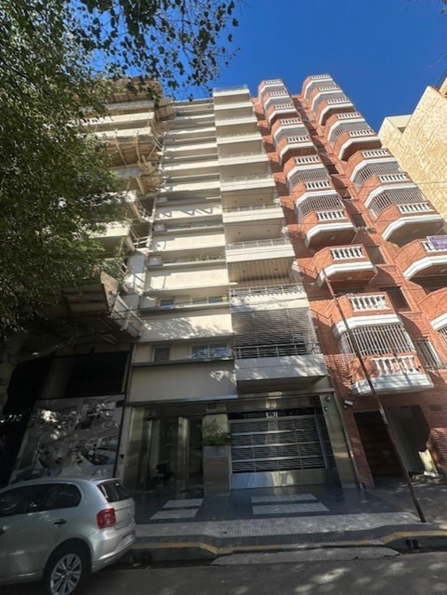 EXCELENTE PISO DE CATEGORÍA 4 AMB, C/ COCHERA , SOBRE EL BVARD RAMÓN L FALCÓN - 10