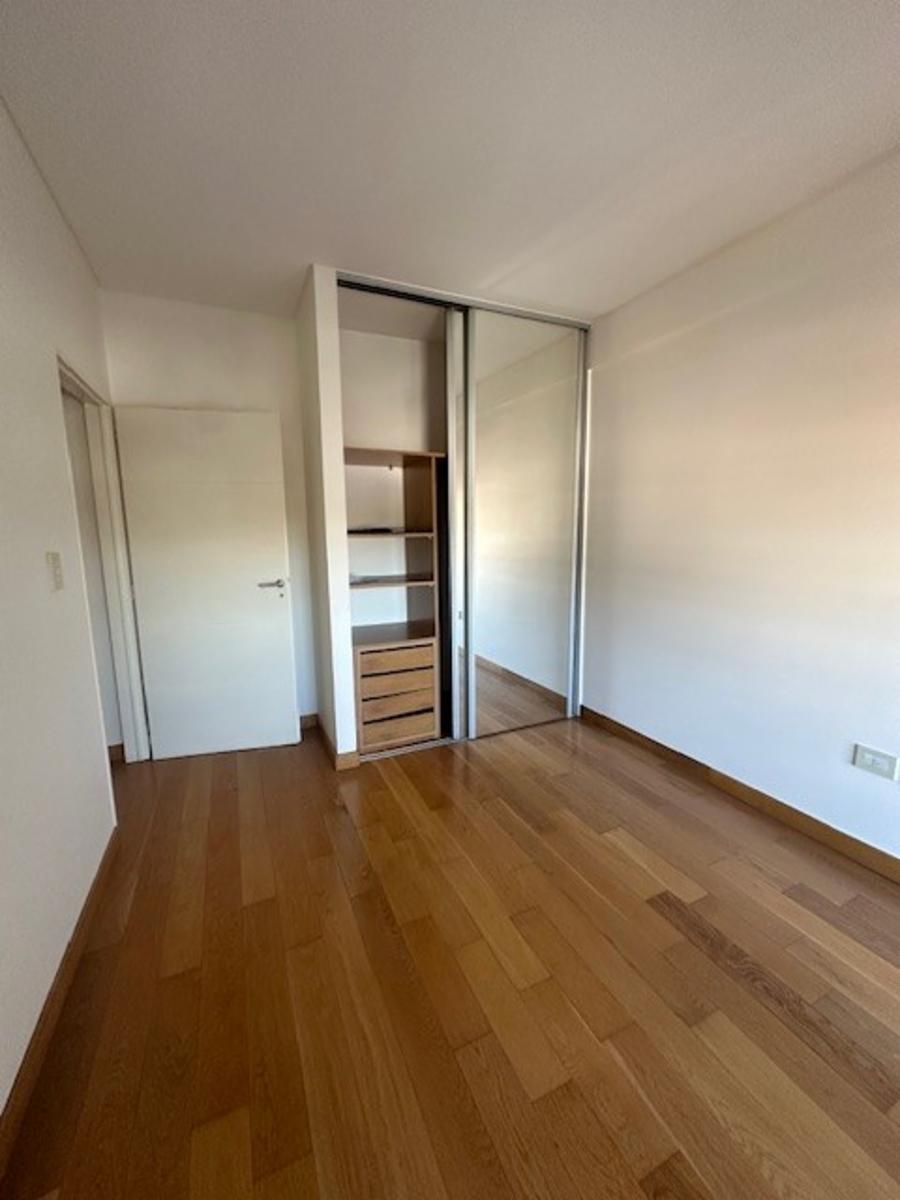 EXCELENTE PISO DE CATEGORÍA 4 AMB, C/ COCHERA , SOBRE EL BVARD RAMÓN L FALCÓN - 18