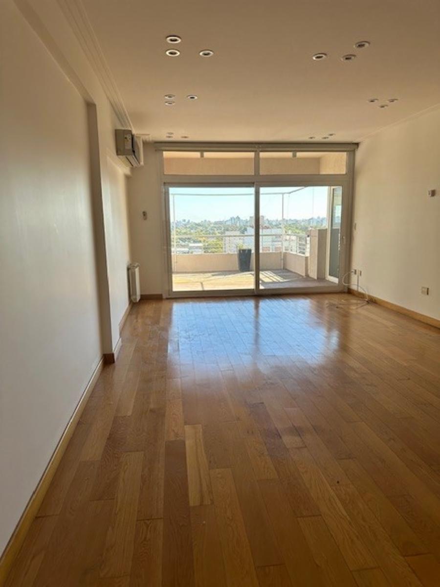 EXCELENTE PISO DE CATEGORÍA 4 AMB, C/ COCHERA , SOBRE EL BVARD RAMÓN L FALCÓN - 20