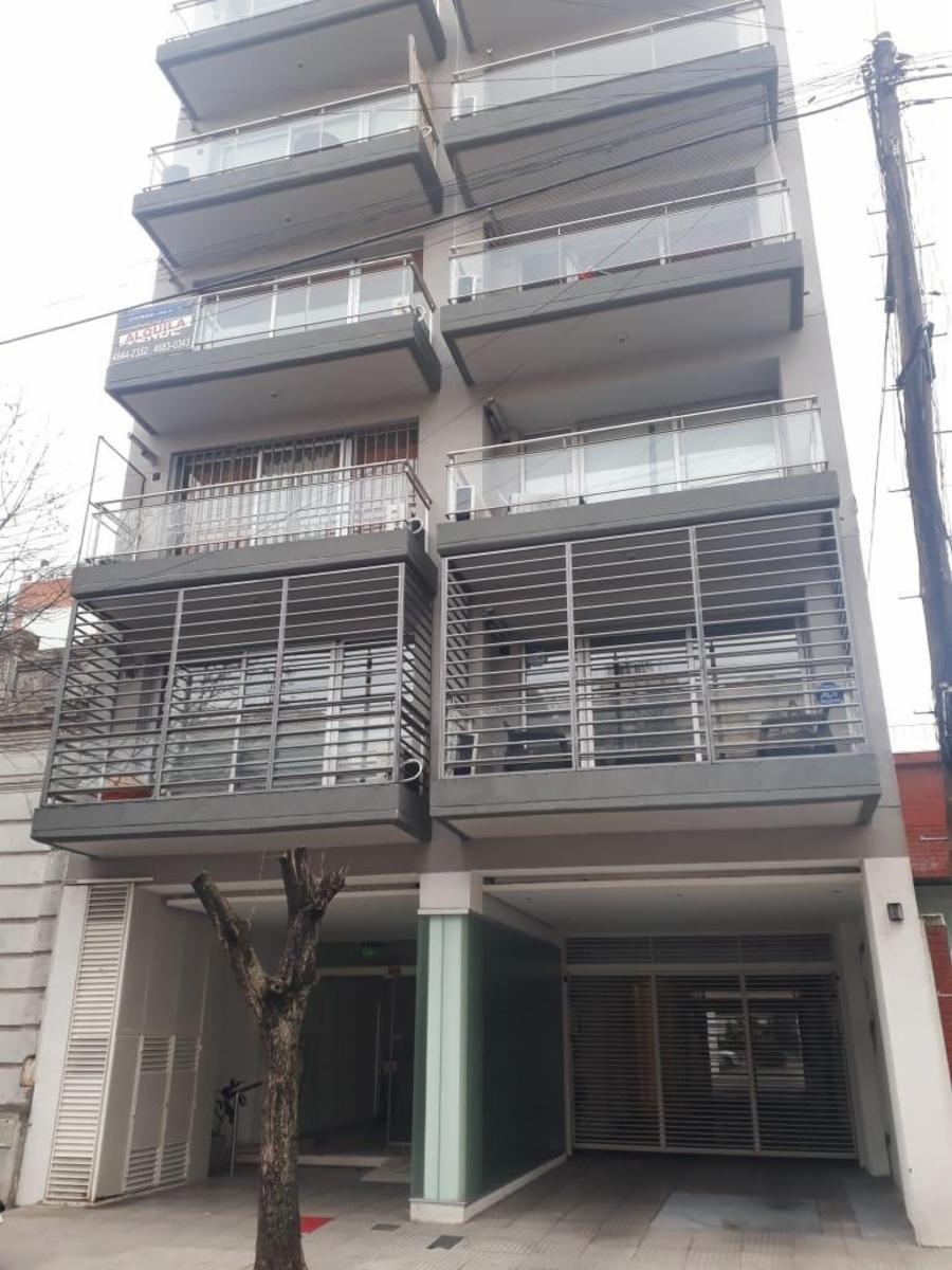 MONOAMBIENTE DIVISIBLE, CON COCHERA Y BAULERA ,BALCÓN CON DECK, SUM, PISCINA, EXCELENTE UBICACIÓN — foto 3