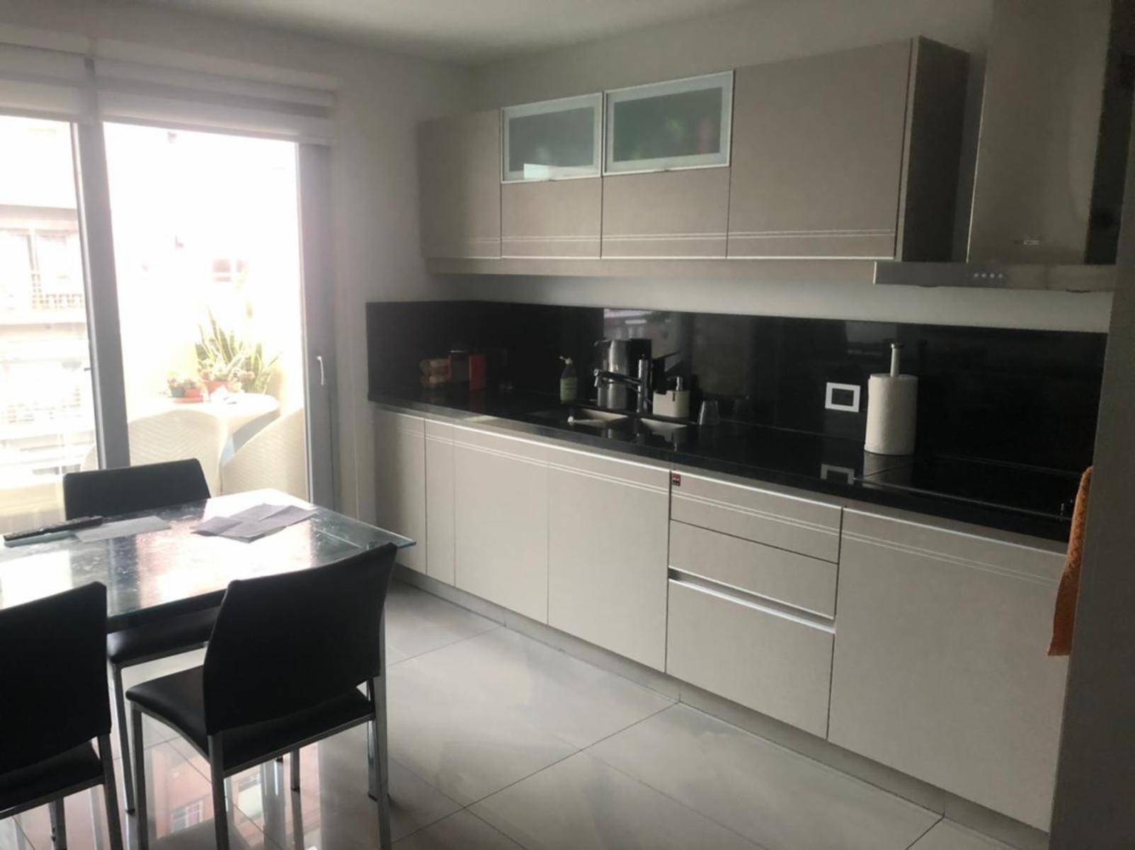 PISO 4 AMBIENTES, 2 COCHERAS , A MEDIA CUADRA PLAZA LOS ANDES , — foto 2