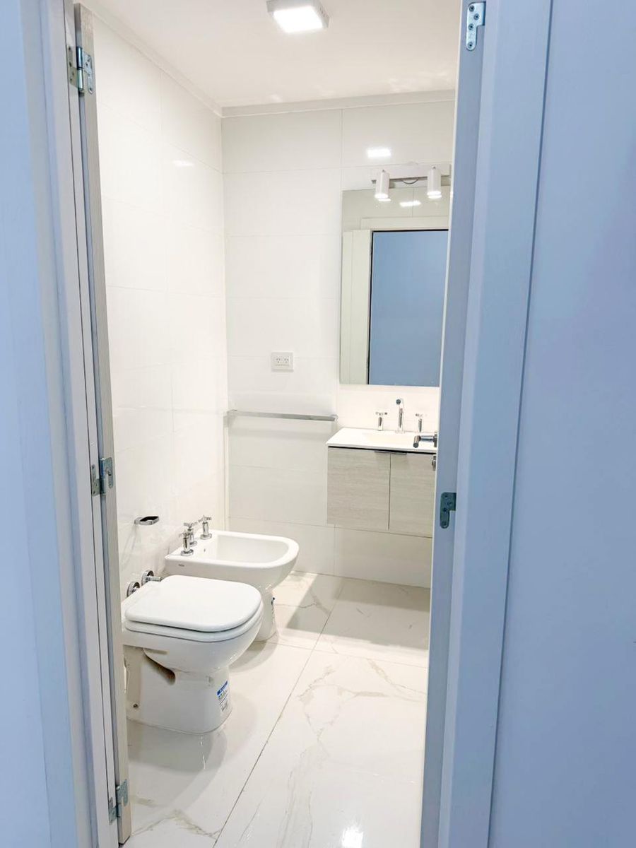 Venta de monoambiente al frente en la mejor zona de Villa Luro a metros de la plaza los andes - 2