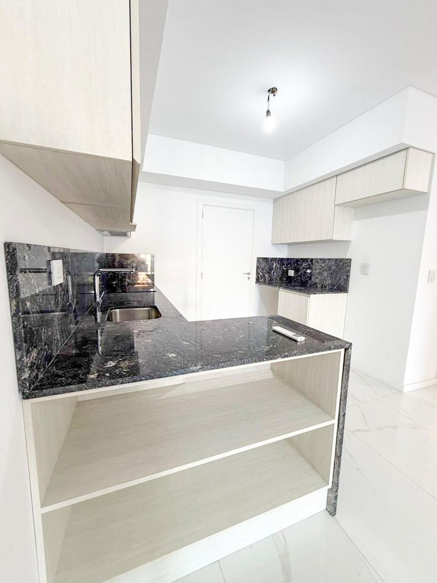 Venta de monoambiente al frente en la mejor zona de Villa Luro a metros de la plaza los andes - 4