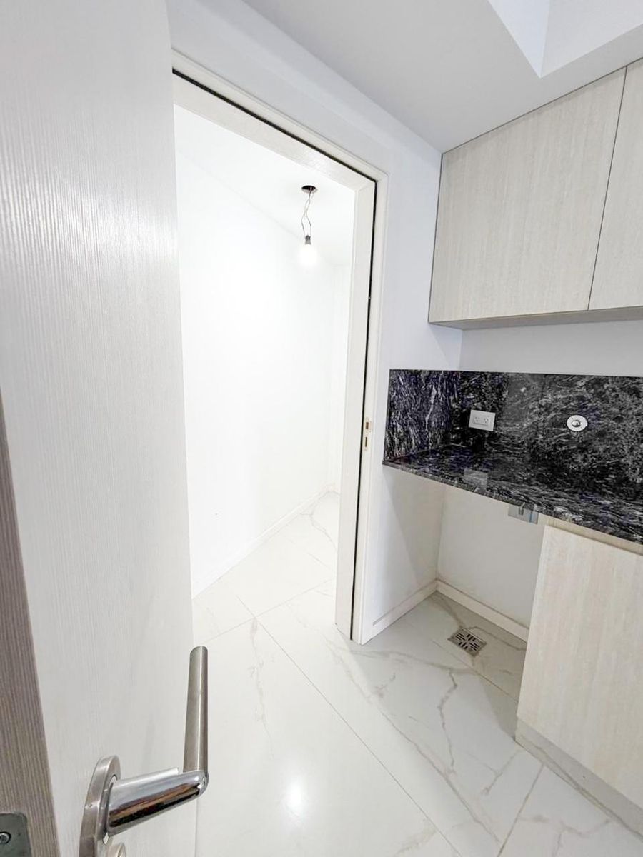 Venta de monoambiente al frente en la mejor zona de Villa Luro a metros de la plaza los andes - 8