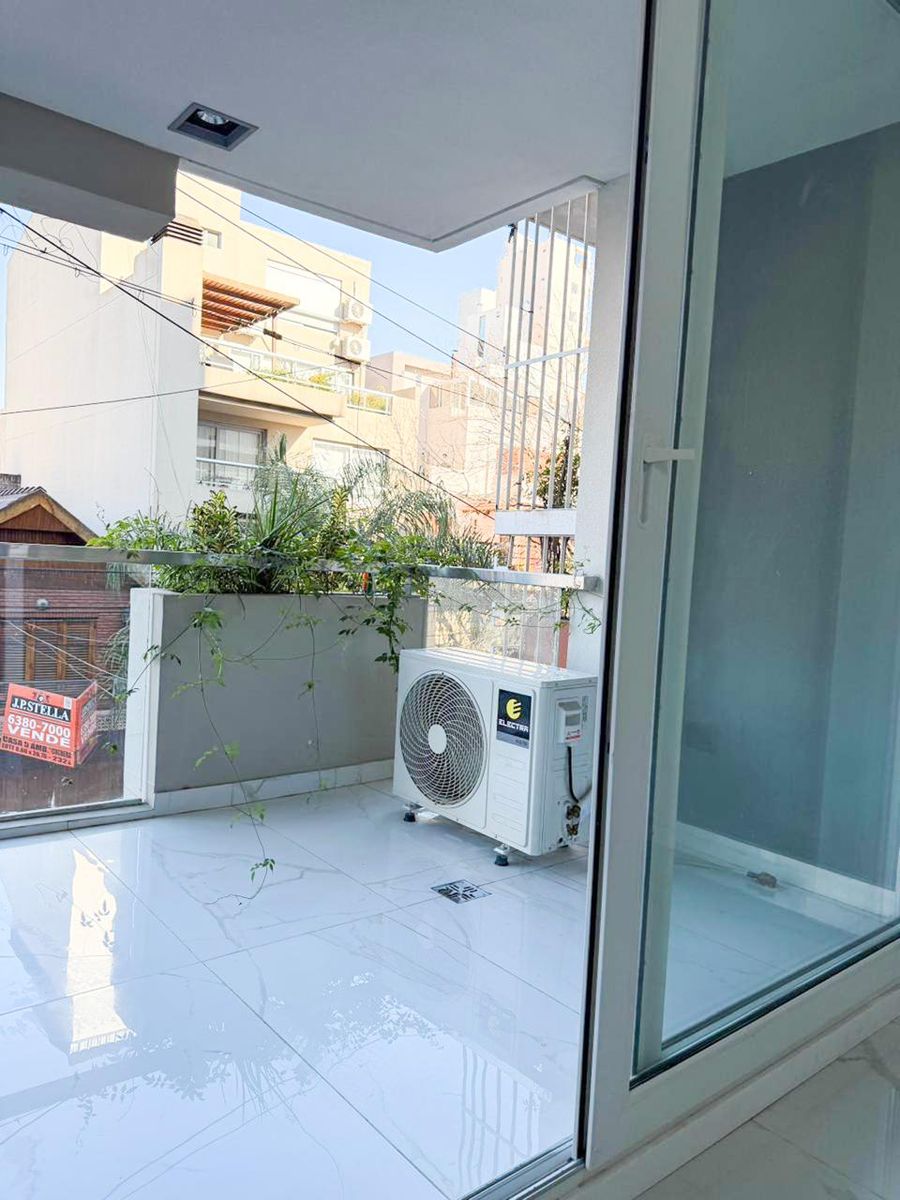 Venta de monoambiente al frente en la mejor zona de Villa Luro a metros de la plaza los andes - 12