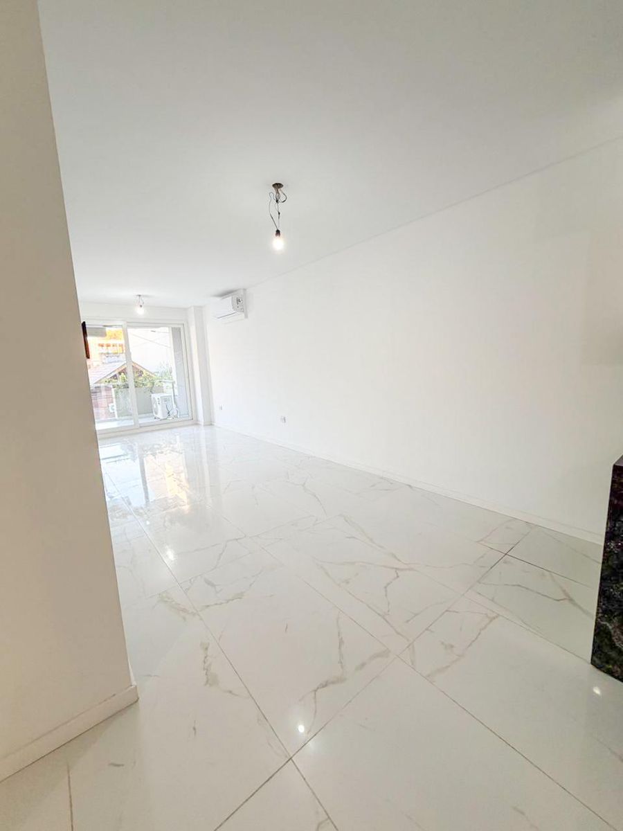 Venta de monoambiente al frente en la mejor zona de Villa Luro a metros de la plaza los andes - 13
