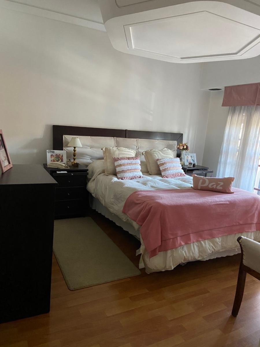 CASA DE 5 AMBIENTES EN BARRIO NAON , LOTE PROPIO, APROX 250 M2 — foto 14