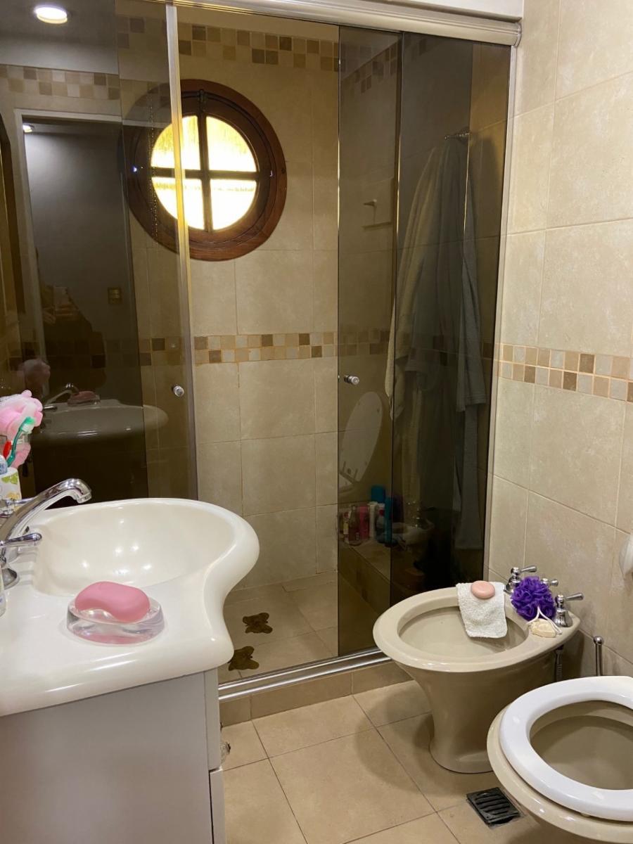 CASA DE 5 AMBIENTES EN BARRIO NAON , LOTE PROPIO, APROX 250 M2 — foto 15