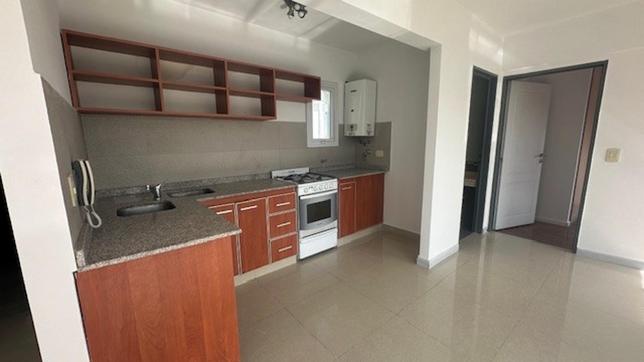 2 ambientes al frente , dos baños y cochera — foto 4