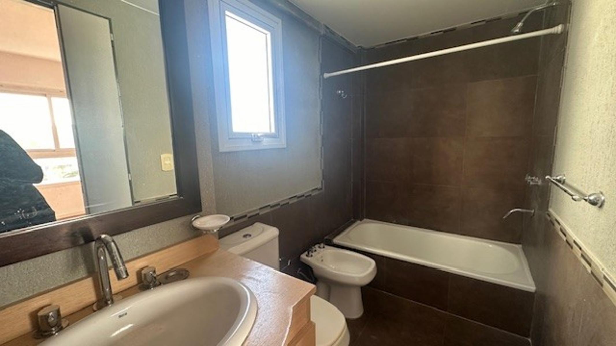 2 ambientes al frente , dos baños y cochera — foto 7
