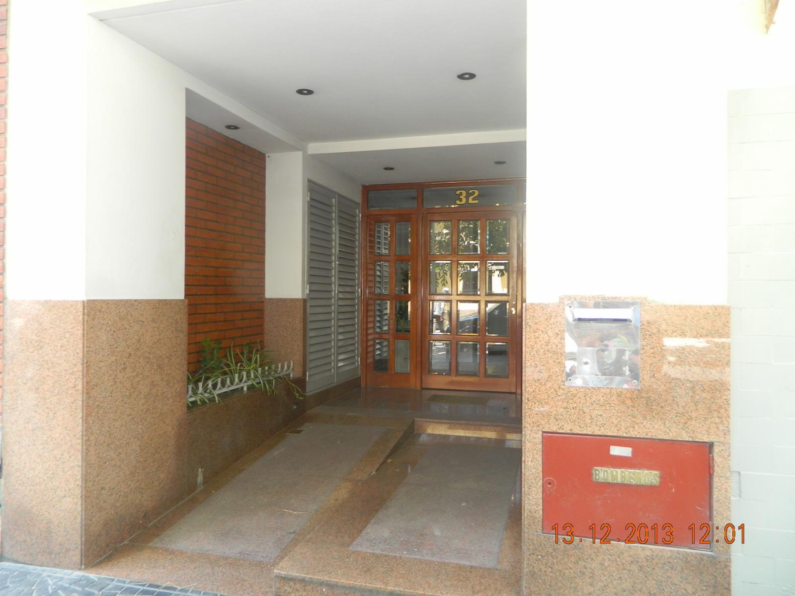 3 AMB CON 2 PATIOS , CON COCHERA EXCELENTE UBICACIÓN , A MTS DEL BVAR RAMÓN L FALCÓN. — foto 2