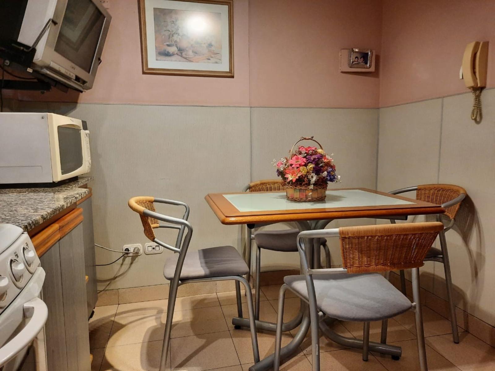 3 AMB CON 2 PATIOS , CON COCHERA EXCELENTE UBICACIÓN , A MTS DEL BVAR RAMÓN L FALCÓN. — foto 6