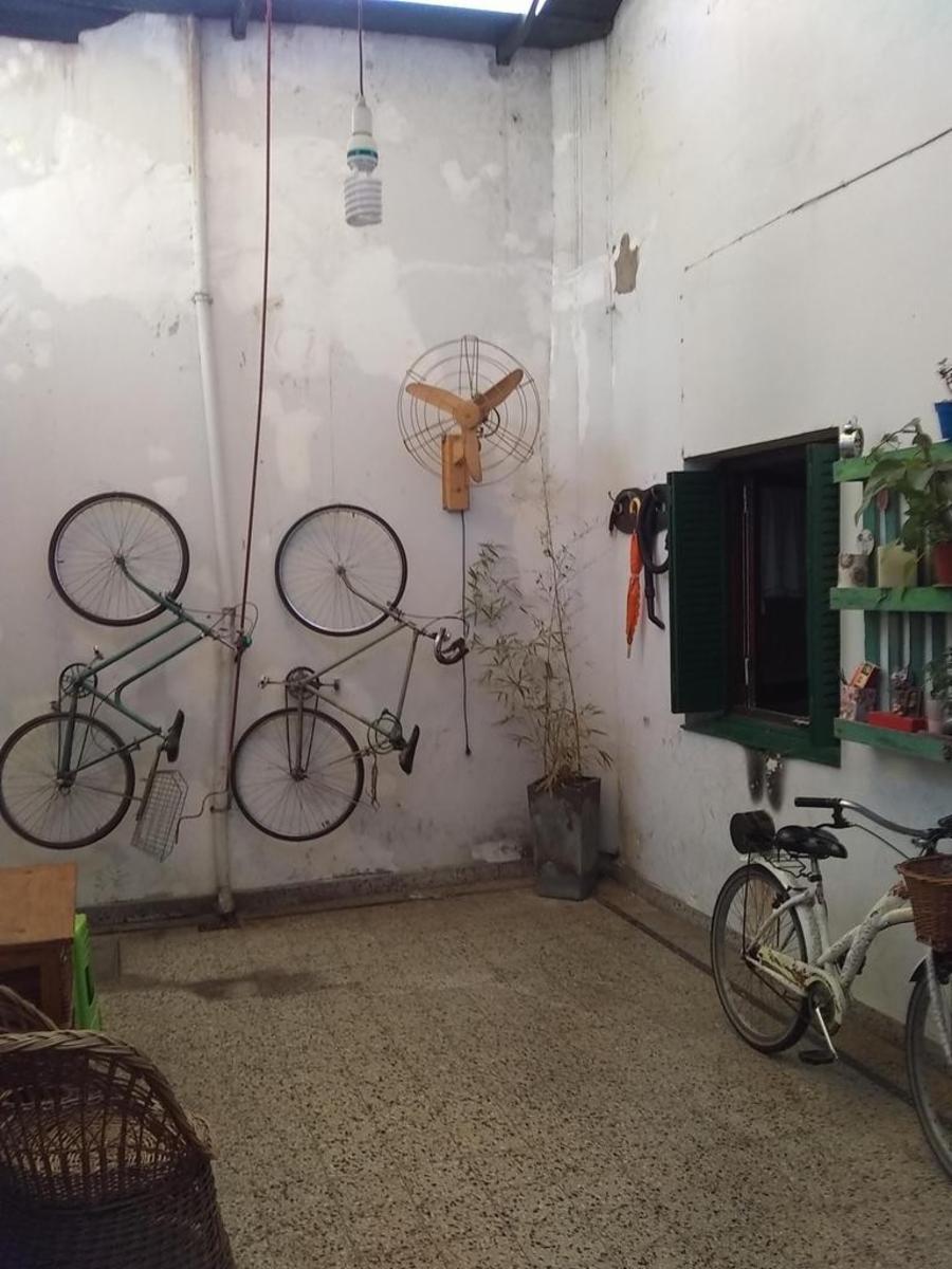 PH , DESARROLLADO EN PLANTA BAJA Y PLANTA ALTA. C/ PATIO, SIN EXPENSAS EXCELENTE UBICACIÓN — foto 5