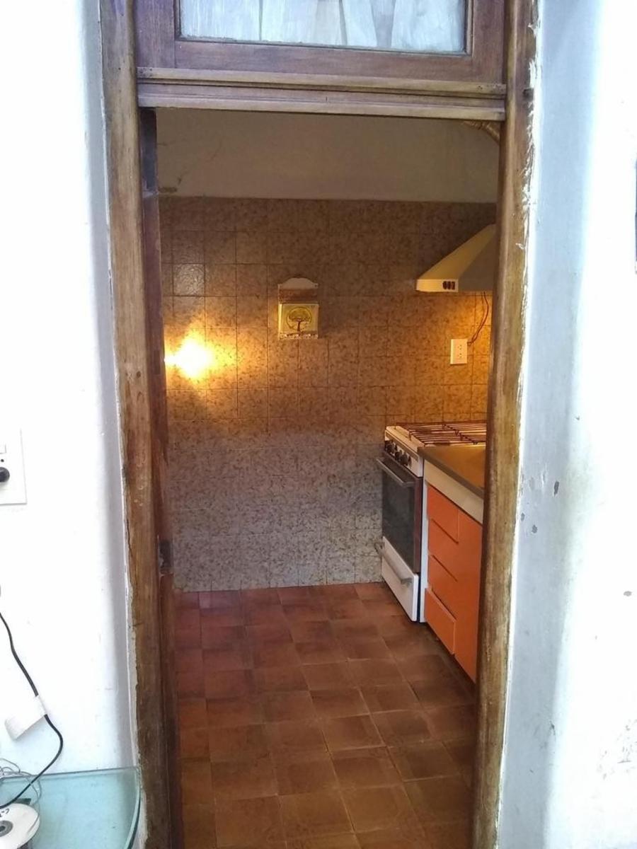 PH , DESARROLLADO EN PLANTA BAJA Y PLANTA ALTA. C/ PATIO, SIN EXPENSAS EXCELENTE UBICACIÓN — foto 7