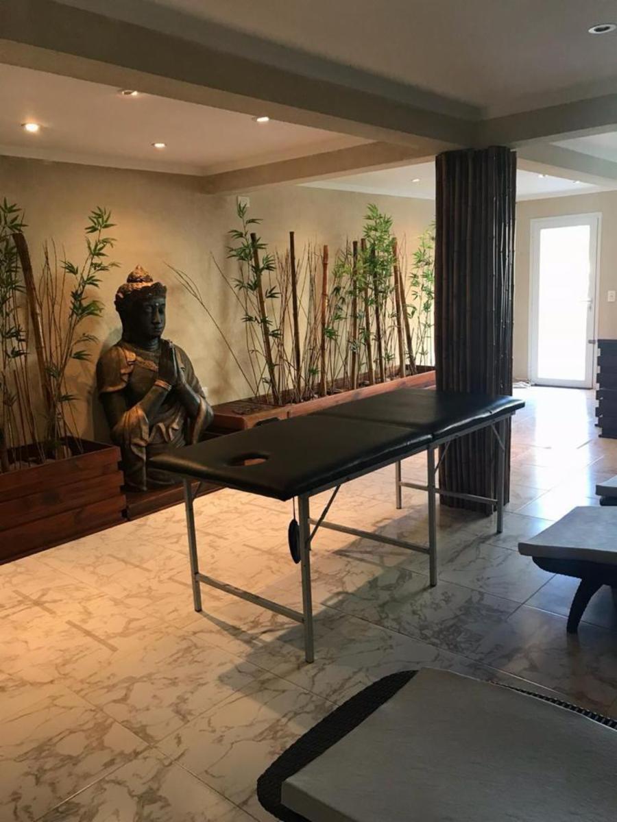 CASA EN VENTA EN COSTA ESMERALDA ,400M2 SOBRE LOTE DE 1400, SPA , SAUNA, PILETA CLIMATIZADA, ACEPTA PERMUTA EN CABA — foto 3