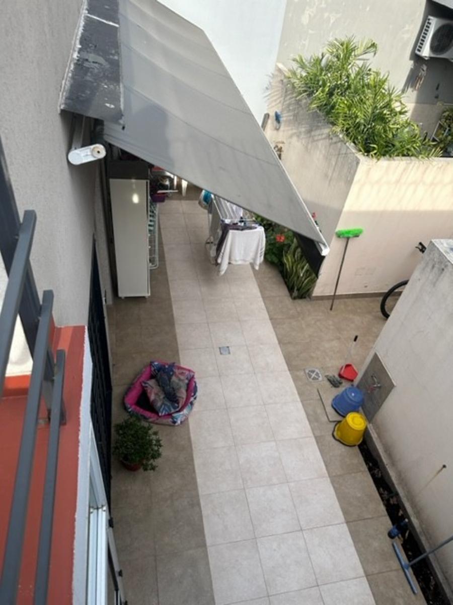 3 AMBIENTES CON PATIO COMPLEJO CON POCAS UNIDADES , APROX 100 M2 TOTALES , EN DOS PLANTAS — foto 3