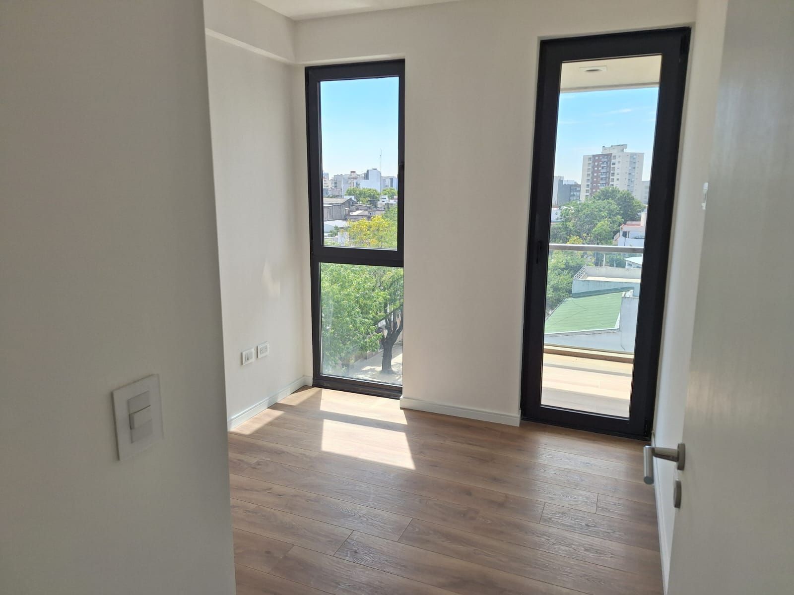 3 AMB CON AMPLIOS BALCONES 73 M2 APROX — foto 8