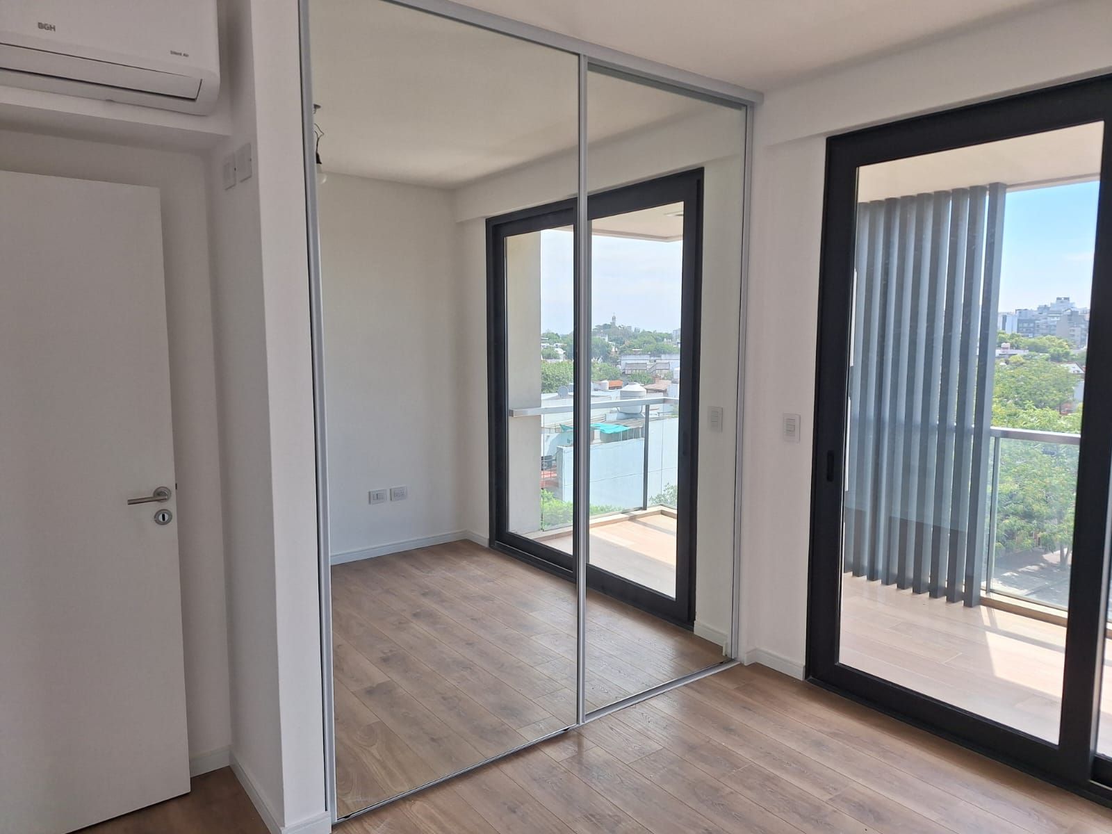 3 AMB CON AMPLIOS BALCONES 73 M2 APROX — foto 10