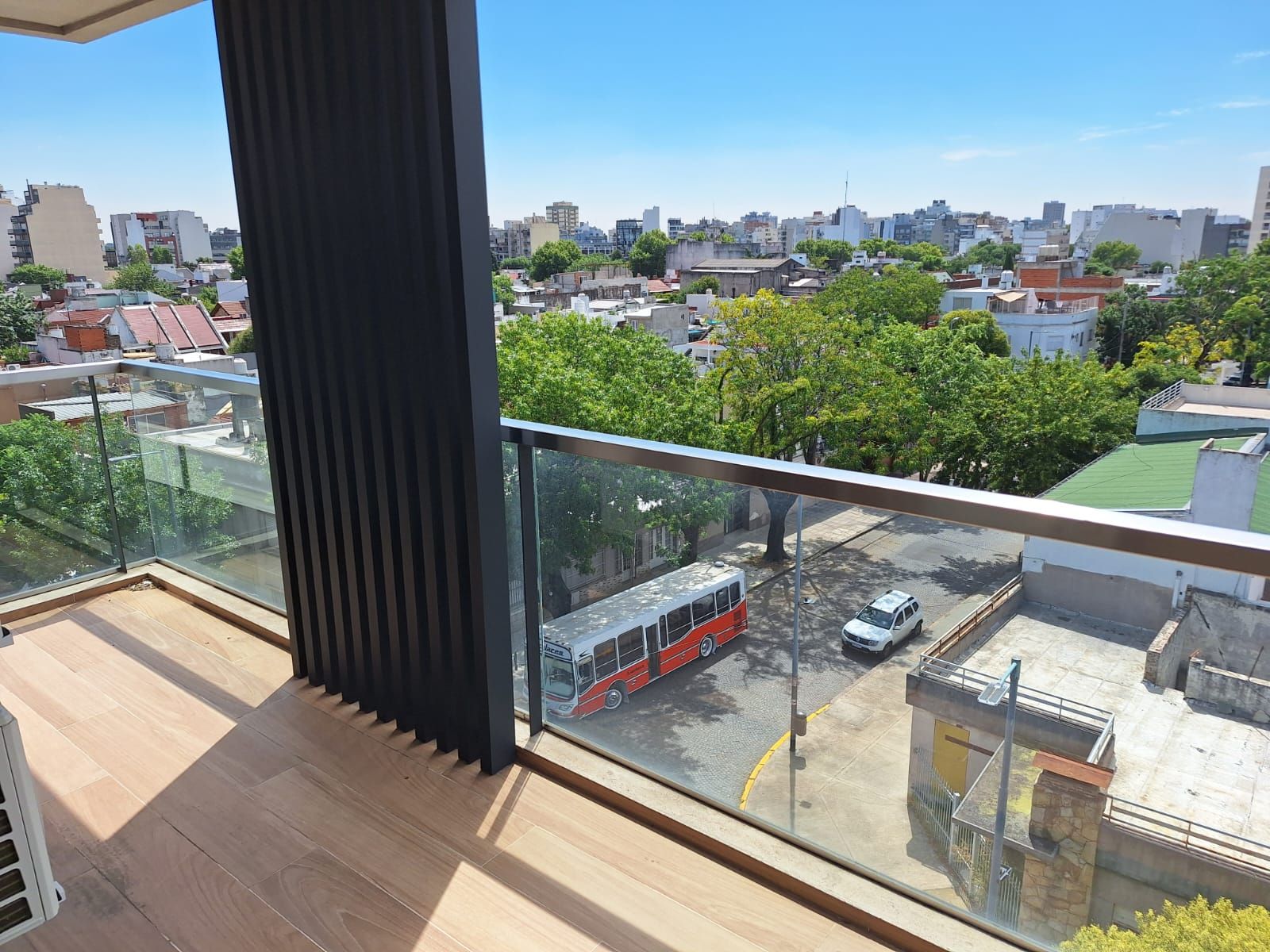3 AMB CON AMPLIOS BALCONES 73 M2 APROX — foto 11