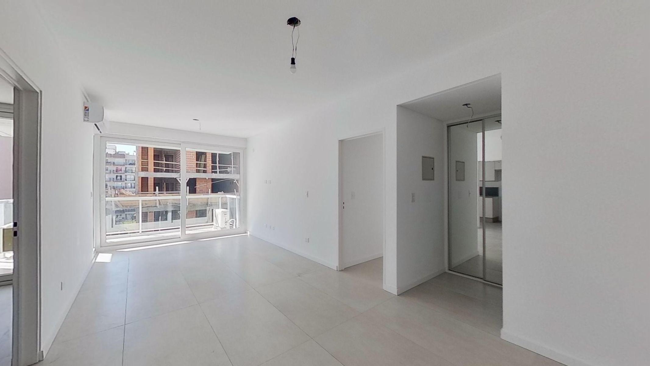 4 AMB , 3 BAÑOS , VESTIDOR, COCINA IND, GRAN BALCON , PISCINA , SUM - 2