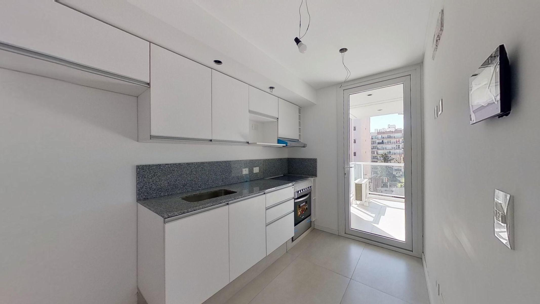 4 AMB , 3 BAÑOS , VESTIDOR, COCINA IND, GRAN BALCON , PISCINA , SUM - 4