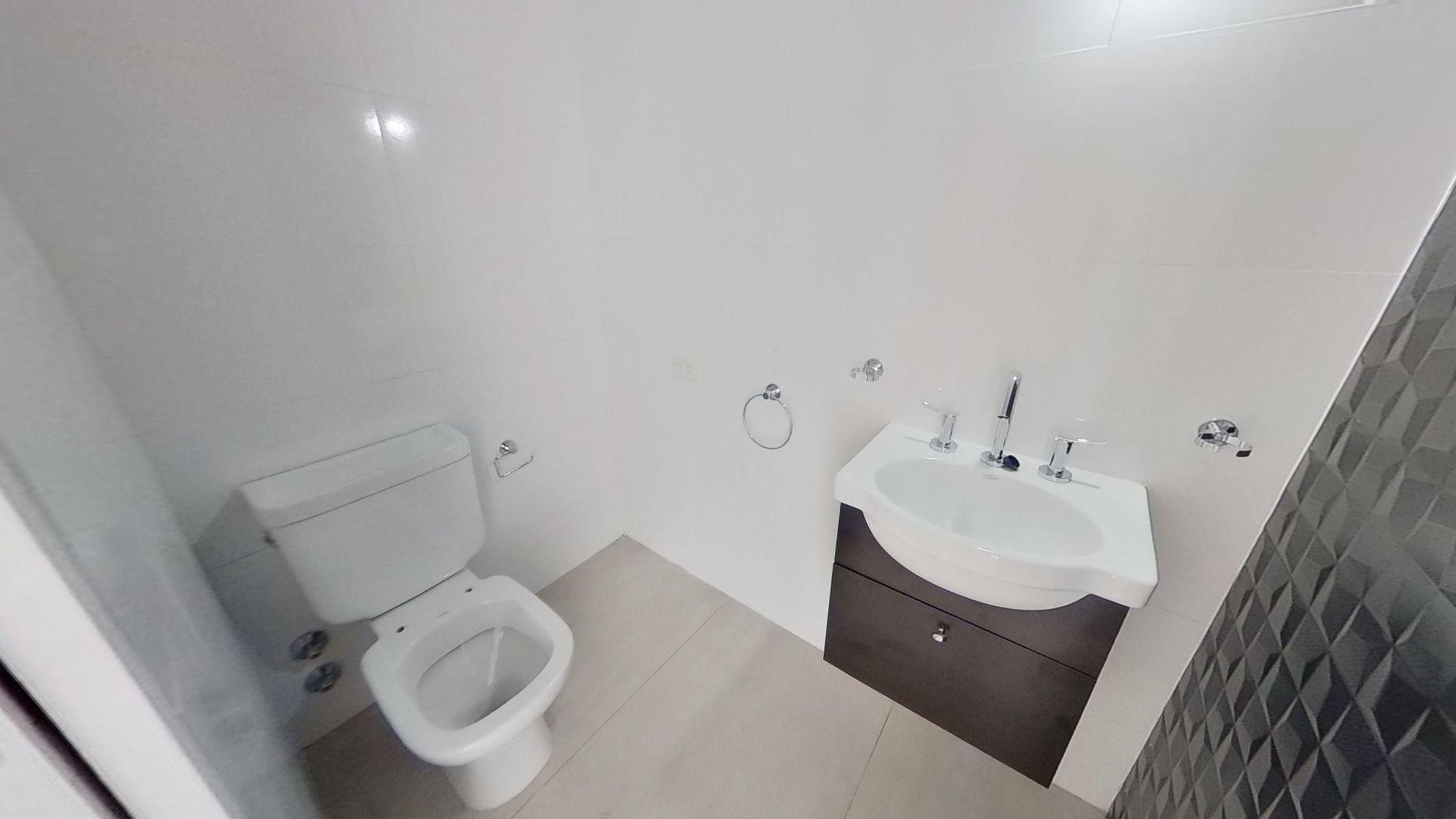 4 AMB , 3 BAÑOS , VESTIDOR, COCINA IND, GRAN BALCON , PISCINA , SUM - 6