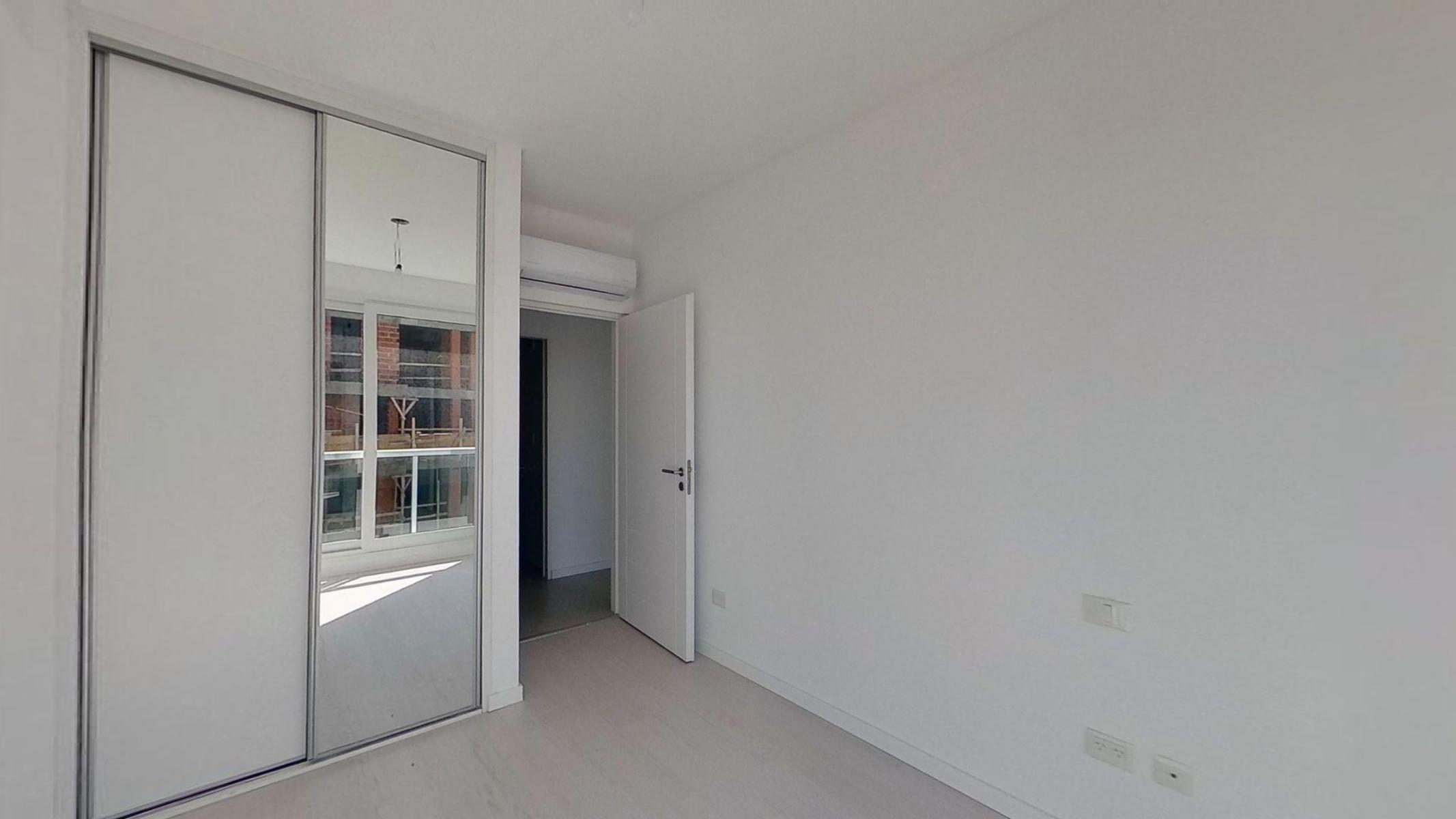 4 AMB , 3 BAÑOS , VESTIDOR, COCINA IND, GRAN BALCON , PISCINA , SUM - 11
