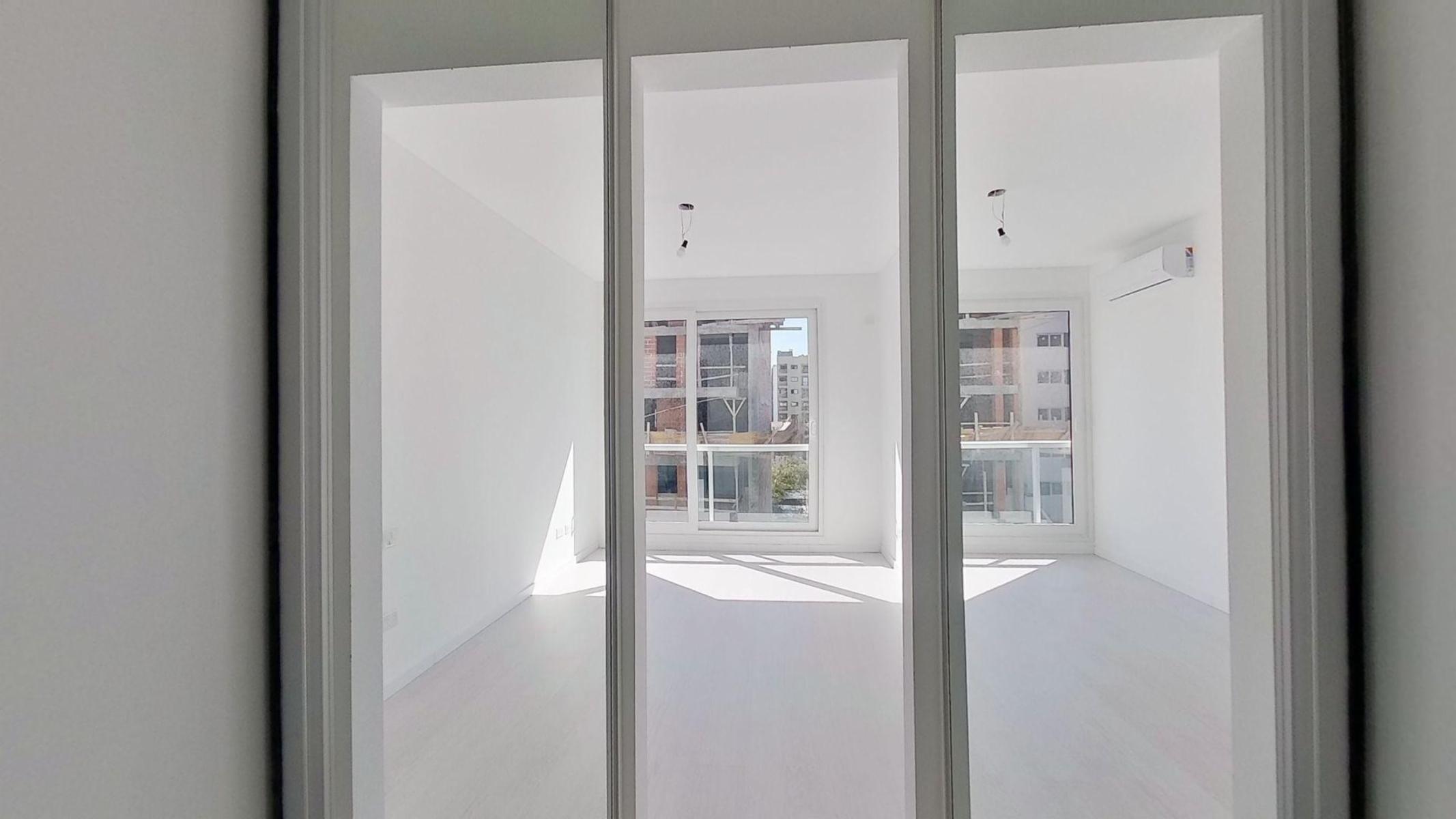 4 AMB , 3 BAÑOS , VESTIDOR, COCINA IND, GRAN BALCON , PISCINA , SUM - 17