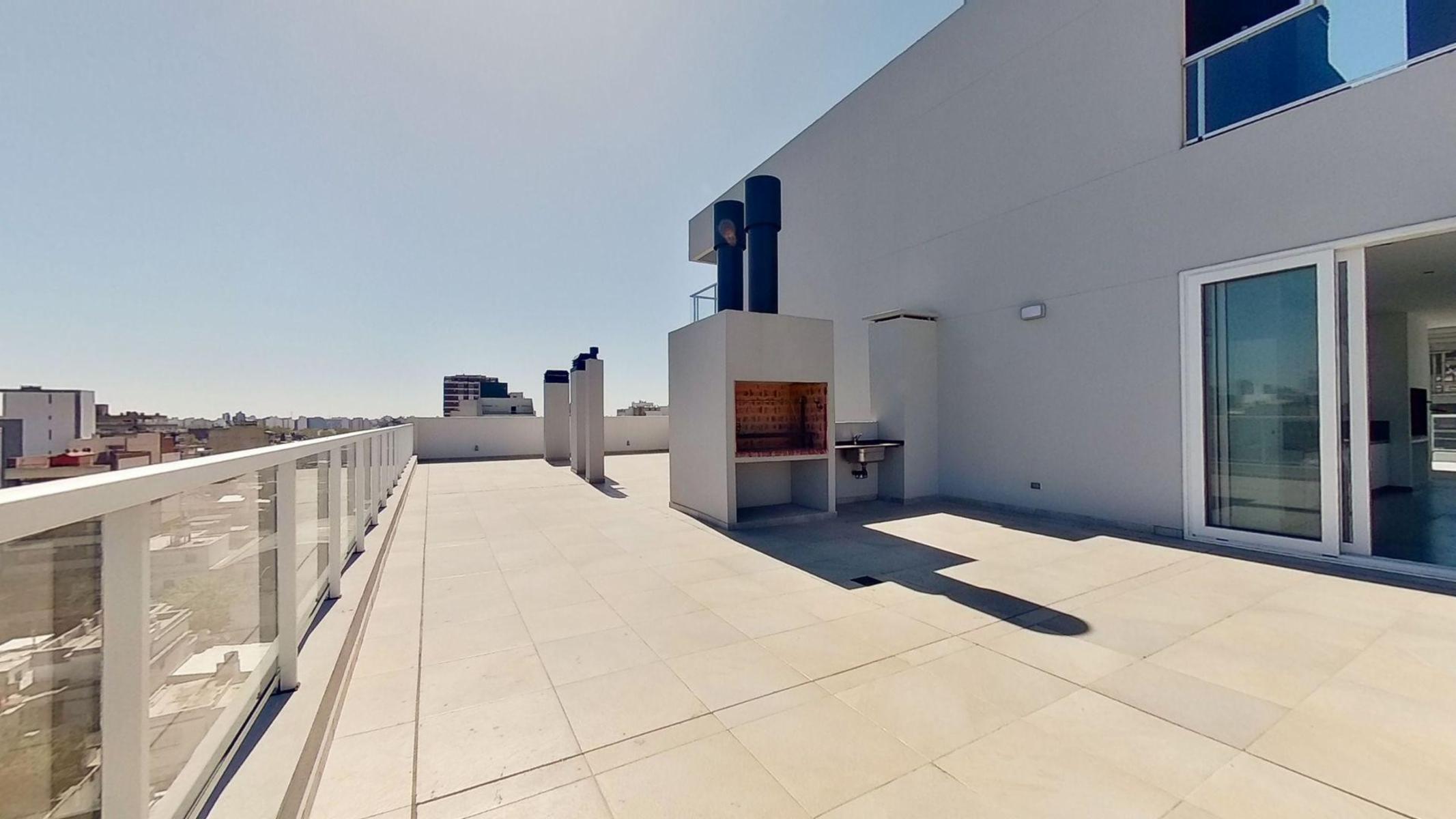 4 AMB , 3 BAÑOS , VESTIDOR, COCINA IND, GRAN BALCON , PISCINA , SUM - 25